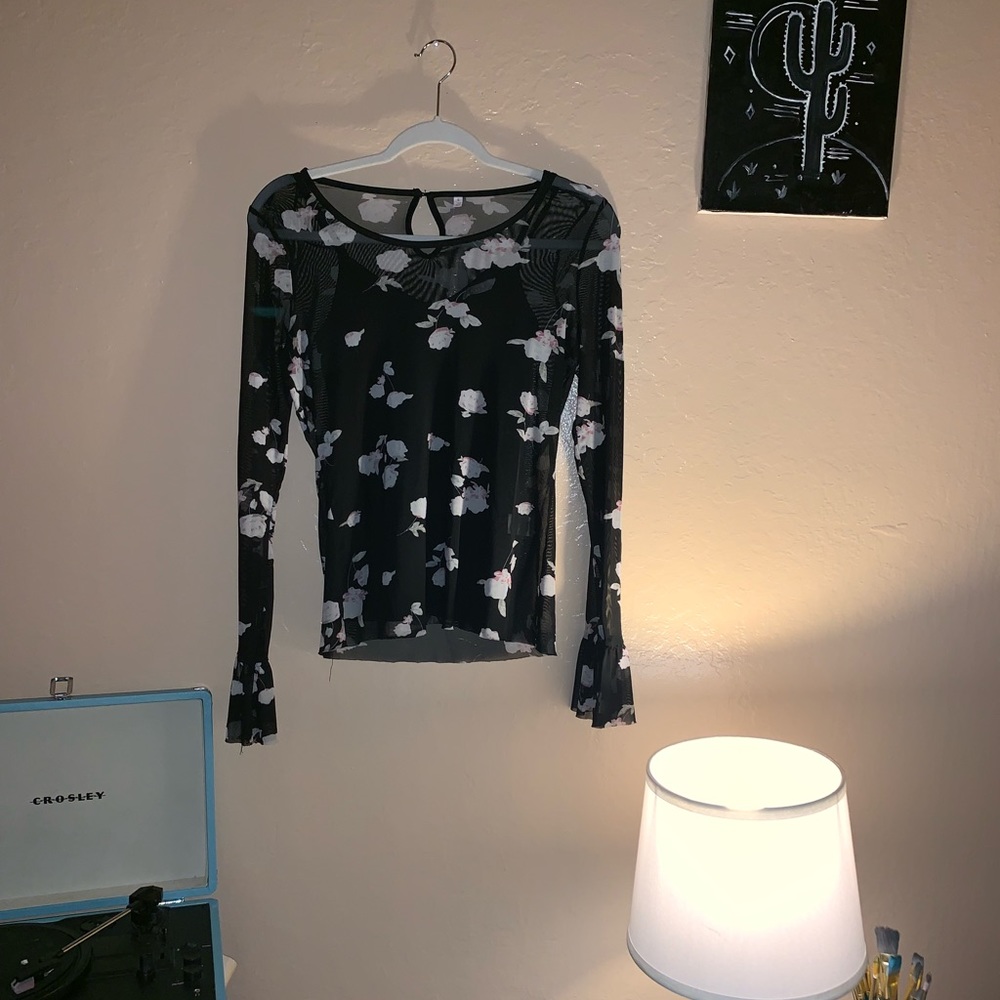 Black floral long sleeve blouse🖤